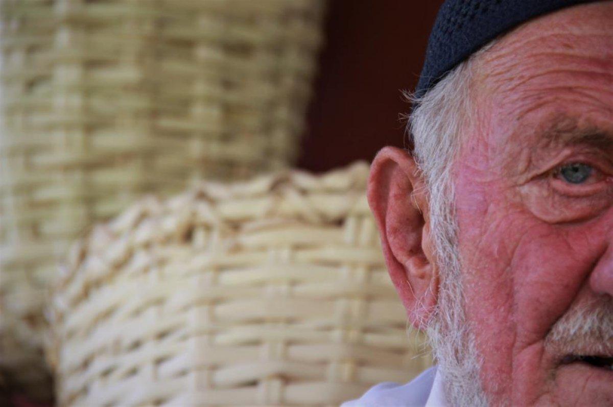 Kocaeli'de eşinin mezarı başından ayrılmıyor: Hanım öldükten sonra garip kaldım