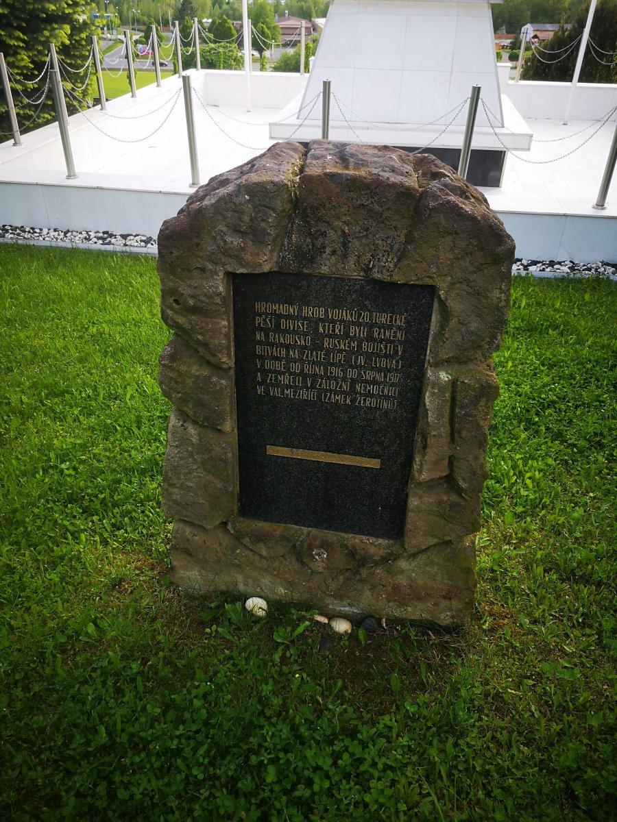 Galiçya'daki Türk askerlerinin namaz kılarken çekilen fotoğrafları