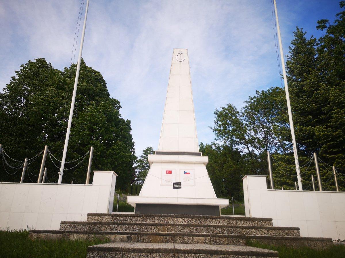 Galiçya'daki Türk askerlerinin namaz kılarken çekilen fotoğrafları