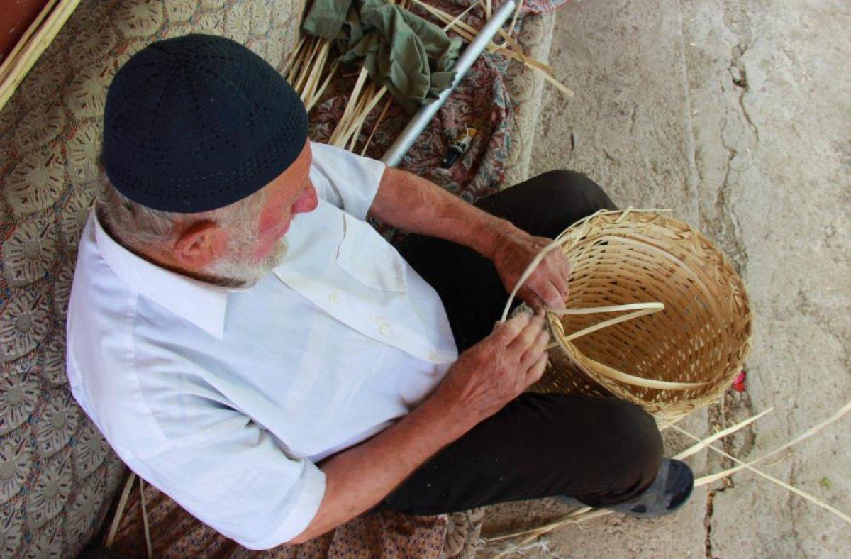 Kocaeli'de eşinin mezarı başından ayrılmıyor: Hanım öldükten sonra garip kaldım