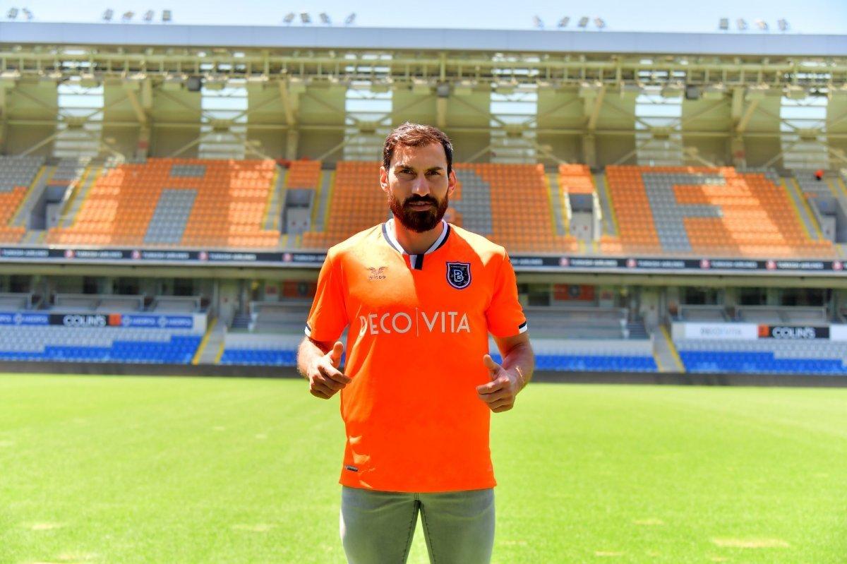 Galatasaray'dan Başakşehir'e: Şener Özbayraklı kimdir? Şener Özbayraklı'nın biyografisi..