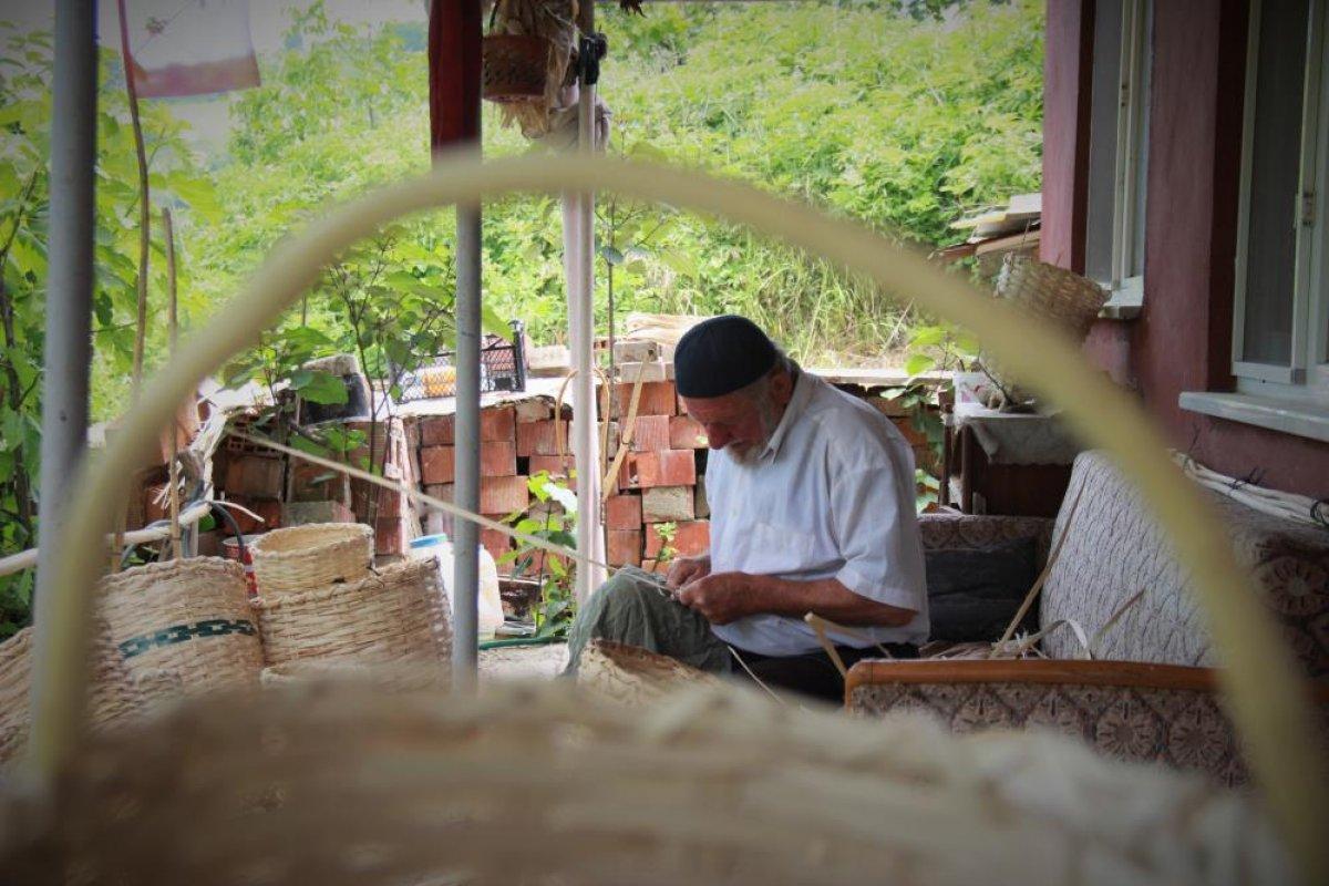 Kocaeli'de eşinin mezarı başından ayrılmıyor: Hanım öldükten sonra garip kaldım