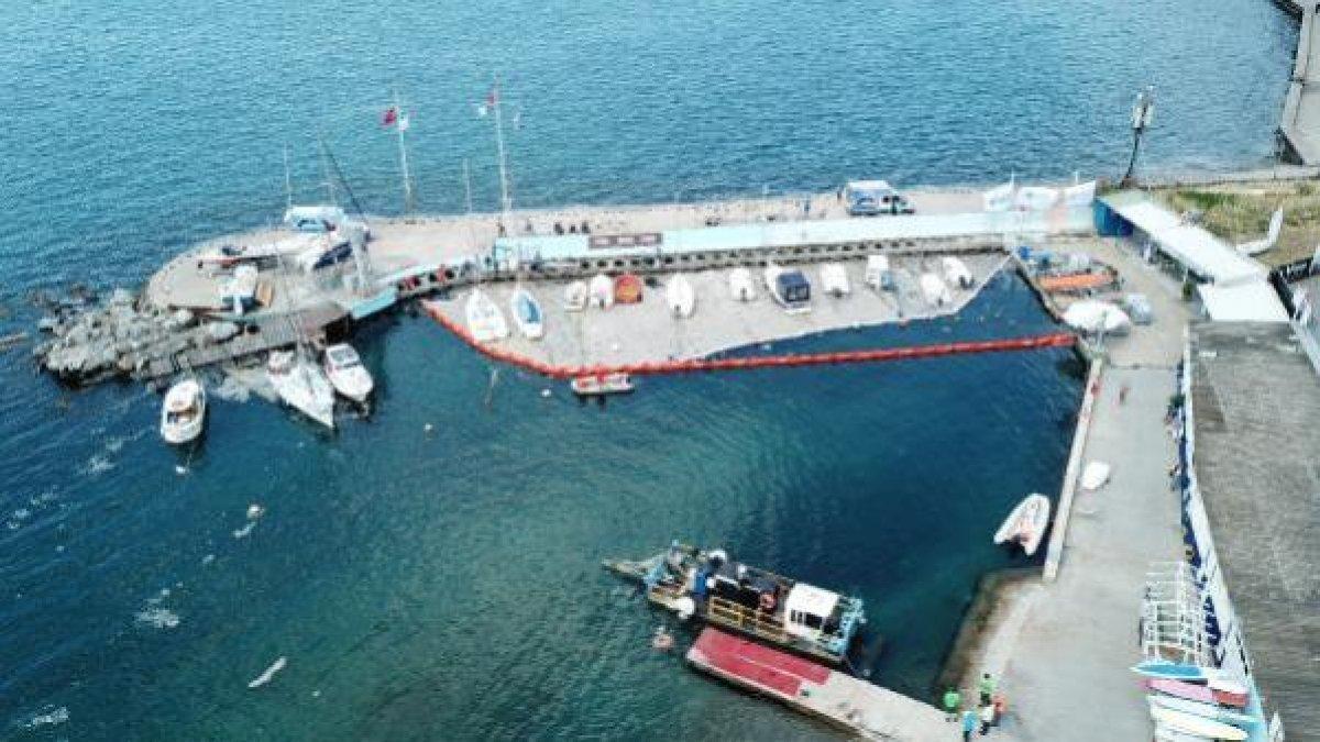 Caddebostan sahilinde yapılan müsilaj temizliği havadan görüntülendi