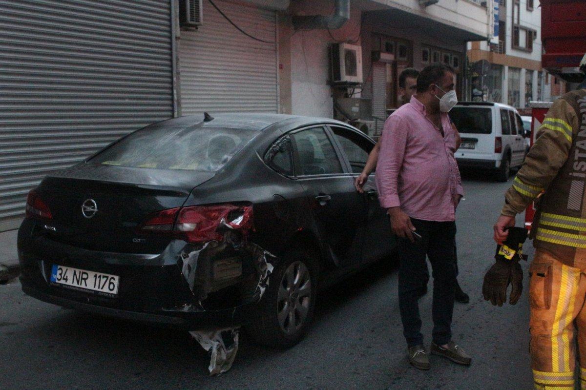 Kağıthane'de ısınalım derken 3 aracı ateşe verdiler