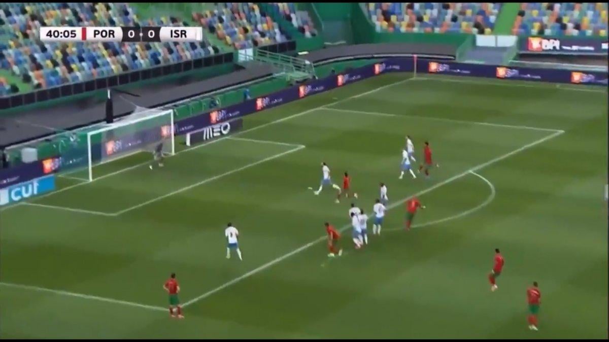 Ronaldo'nun kullandığı frikik alay konusu oldu