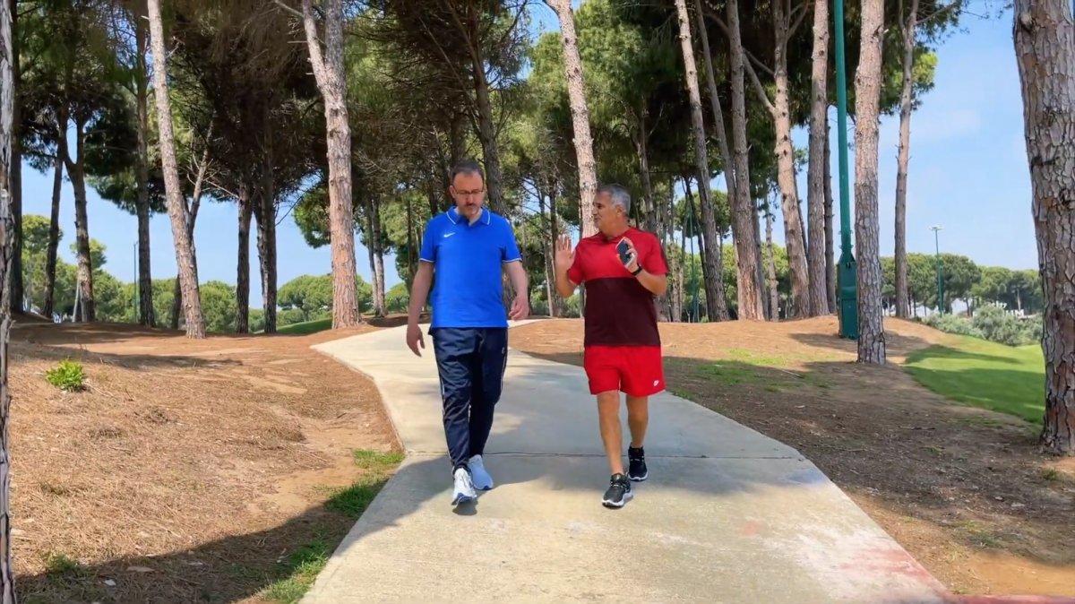 Bakan Kasapoğlu sordu, Şenol Güneş cevapladı