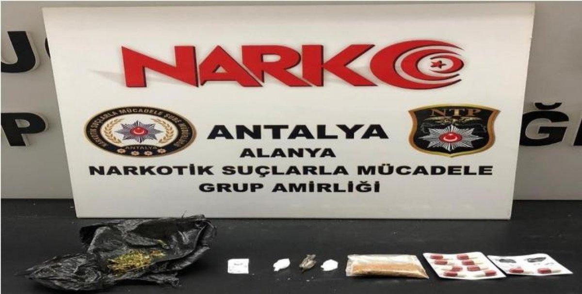 Alanya’da uyuşturucu operasyonu: 3 gözaltı