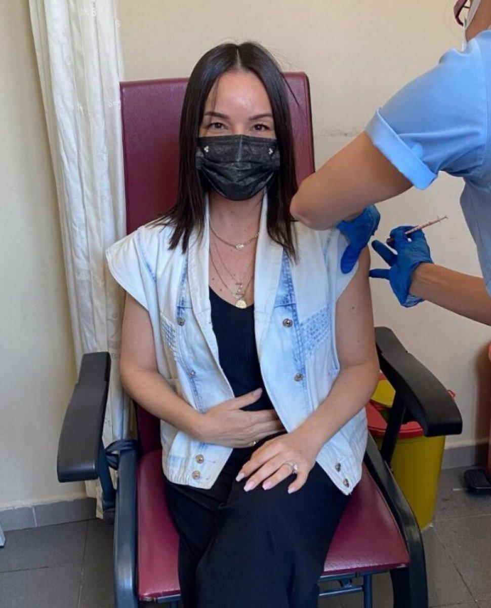 Ünlüler aşı oldu