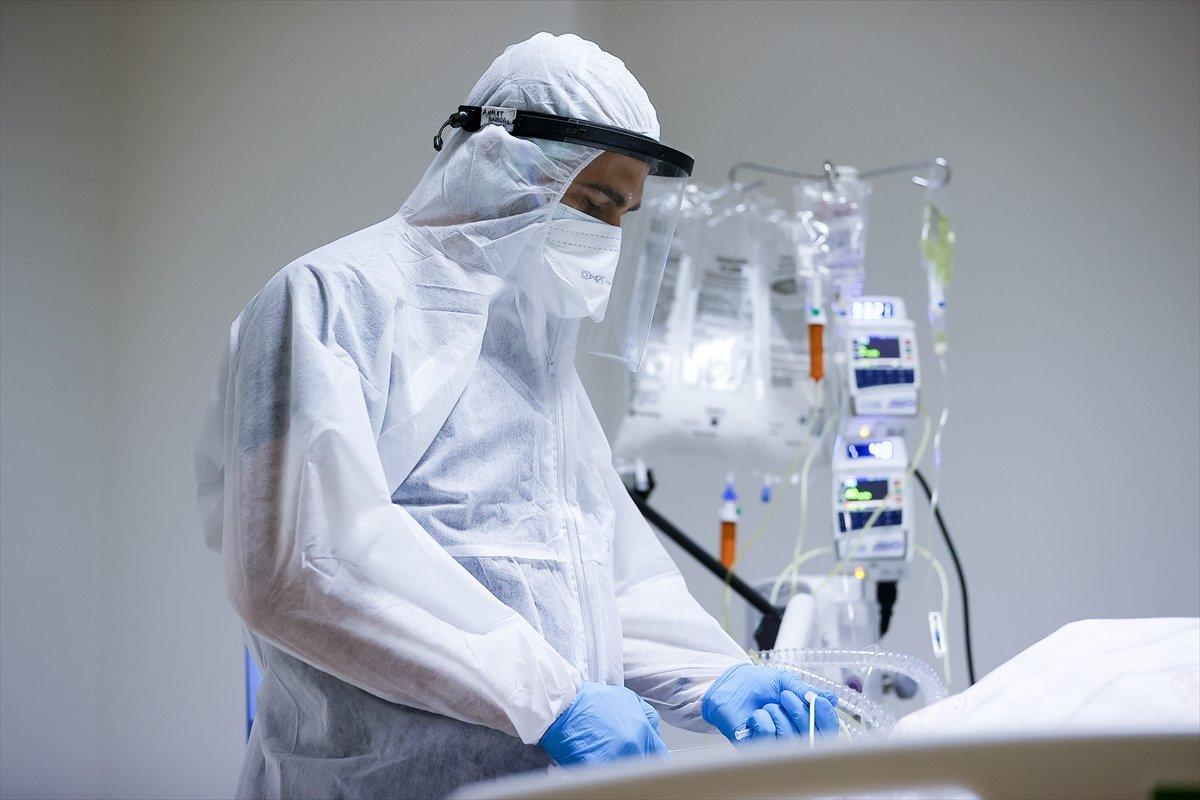 Antalya'da koronayı yenen hastadan duygulandıran mektup