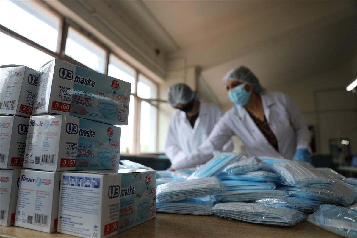 İzmir'de lise, maske üretiminde günlük 100 bin adetlik kapasiteye ulaştı