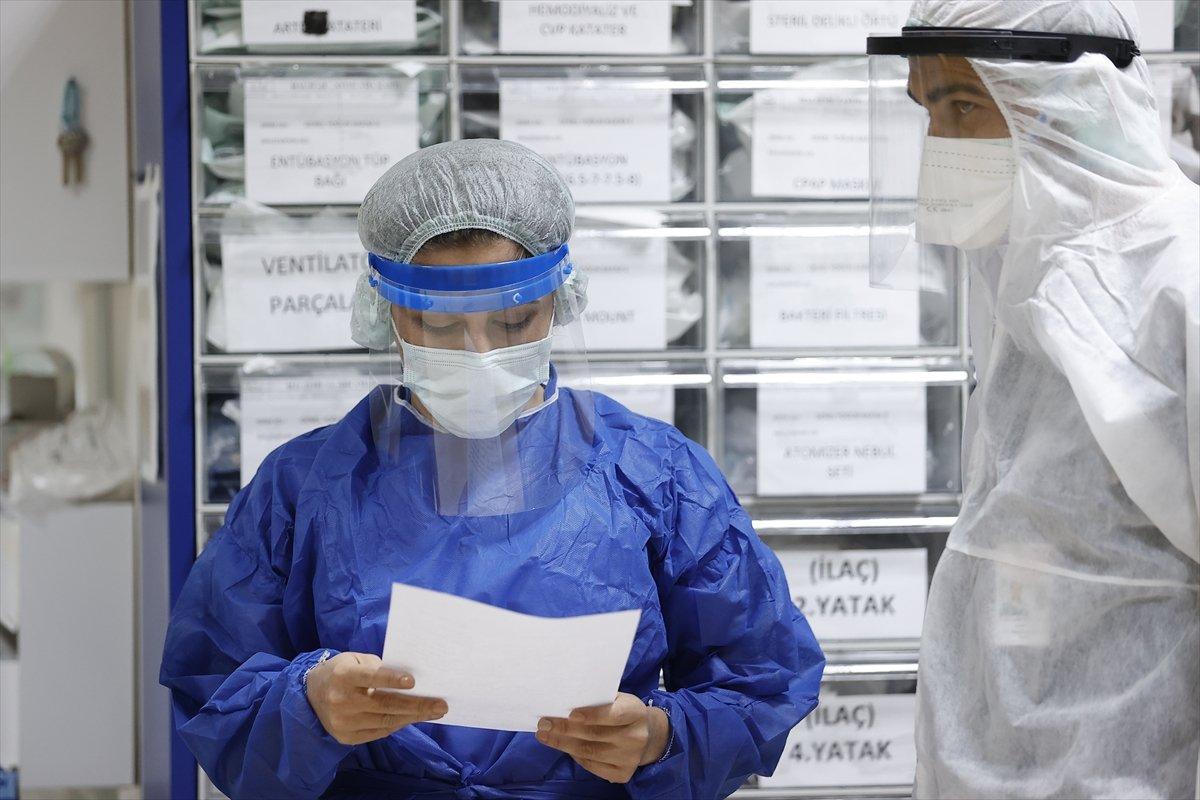 Antalya'da koronayı yenen hastadan duygulandıran mektup