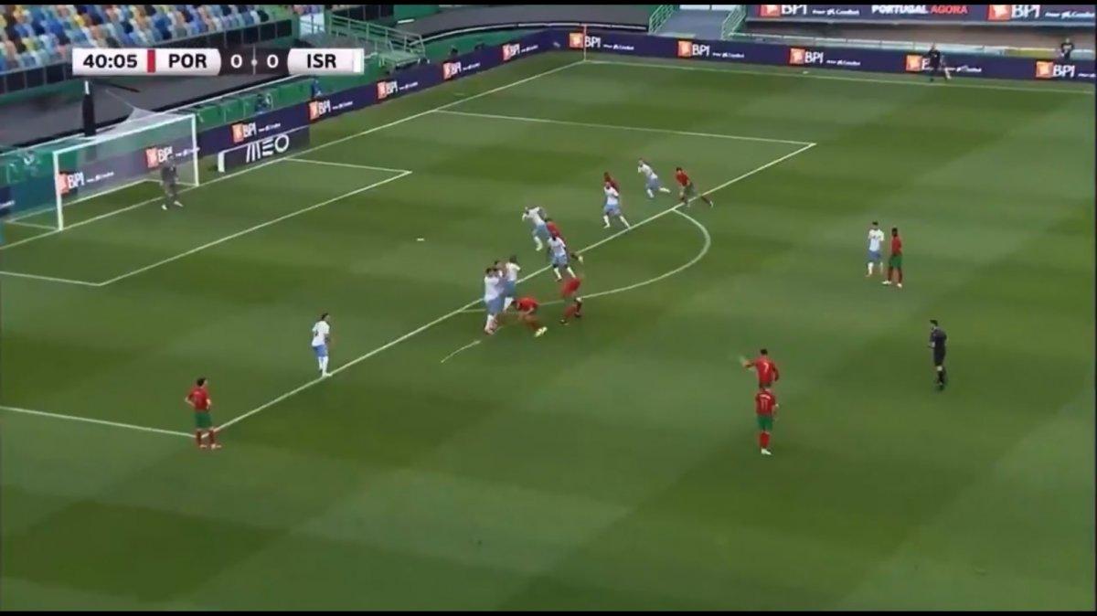 Ronaldo'nun kullandığı frikik alay konusu oldu