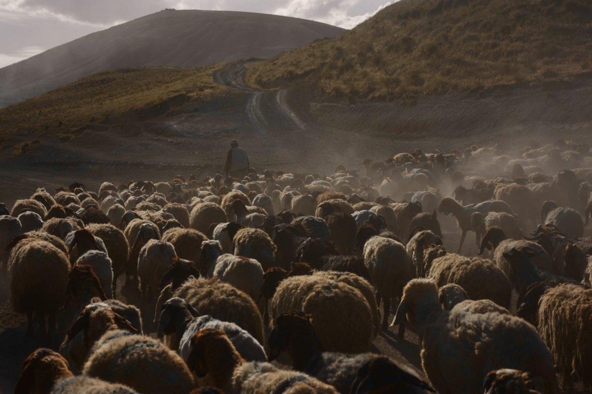 Nemrut Dağı eteklerine tozlu yolculuk