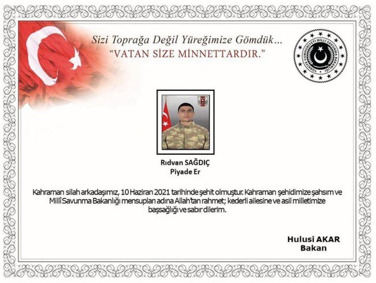 Bakan Akar’dan şehidin yakınlarına baş sağlığı mesajı