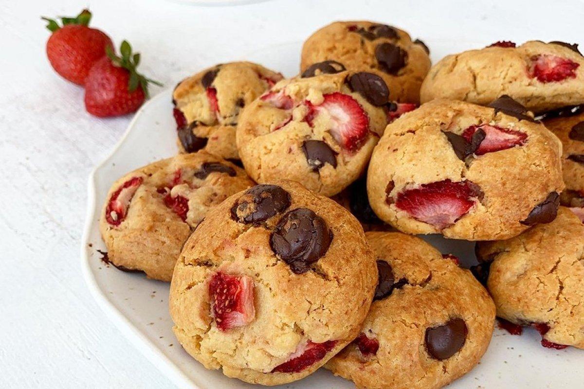 Muhteşem ikili: Çikolatalı çilekli kurabiye tarifi