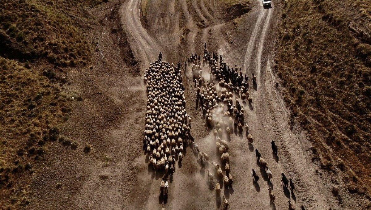 Nemrut Dağı eteklerine tozlu yolculuk
