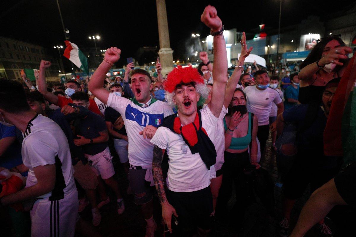 İtalya-Türkiye maçından renkli kareler