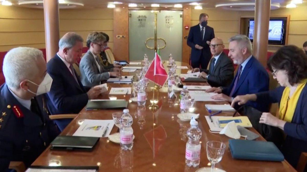 Hulusi Akar İngiliz ve İtalyan mevkidaşları ile görüştü