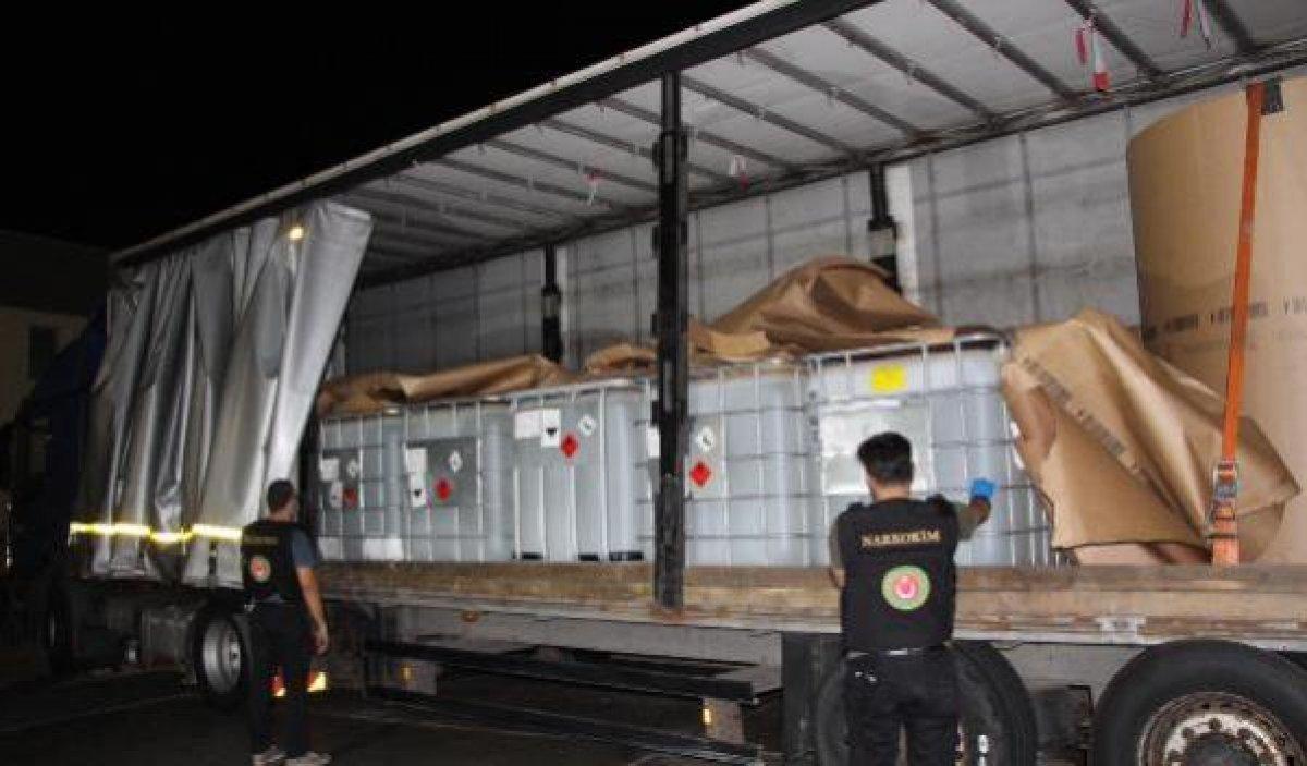 Kapıkule Sınır Kapısı'nda 16 ton 150 kilo asit anhidrit ele geçirildi