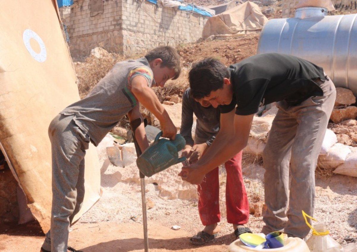 Suriyeli Hamahir, taş kırarak ailesini geçindirmeye çalışıyor