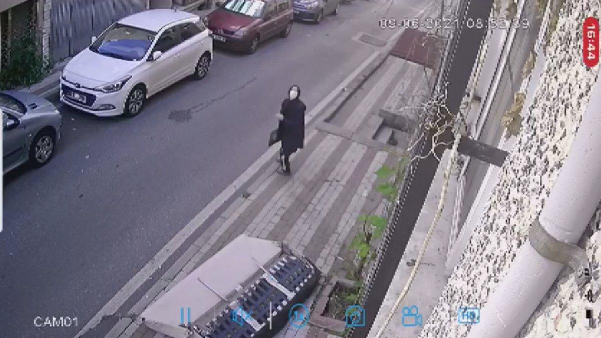 Üsküdar'da üçüncü kattan atılan kanepe ölüme neden oluyordu