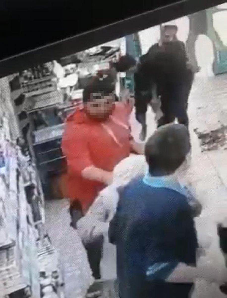 İzmir'de kasiyer tartıştığı müşteriye ateş açtı