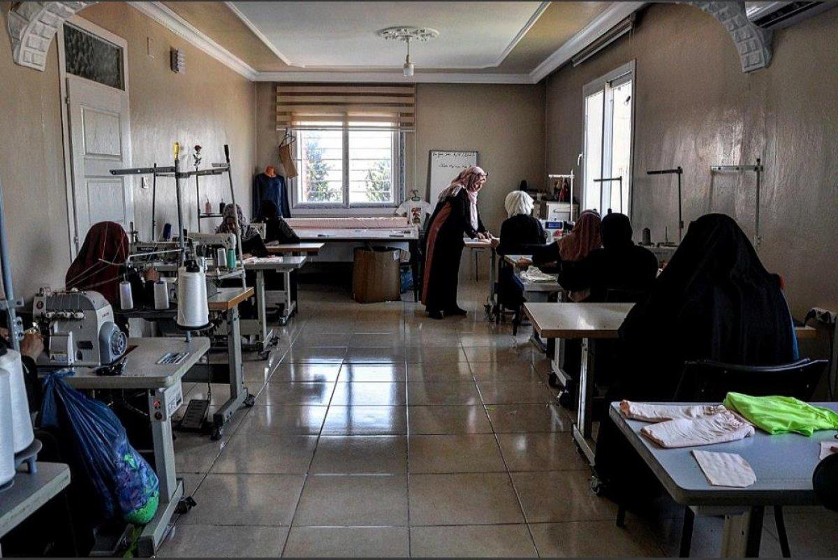 Suriyeli kadınlar, Türkiye'de hayata tutunmaya çalışıyor