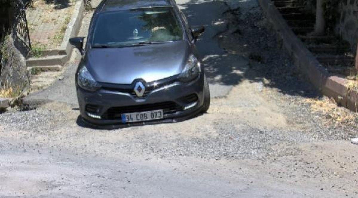 Şişli'de kapatılmayan çukurlar sürücülerin kabusu oldu