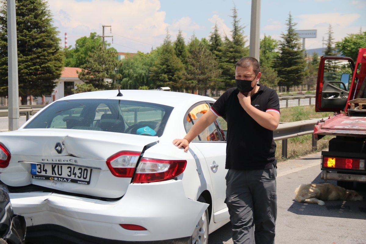 Eskişehir'de köpeği ezmemek için ani fren yaptı, zincirleme kaza meydana geldi