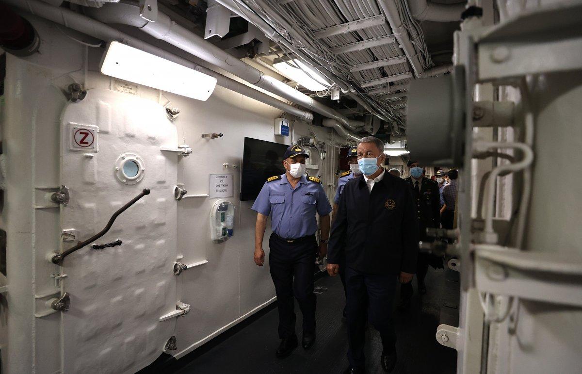 Hulusi Akar, Libya Görev Grup Komutanlığı'nı ziyaret etti