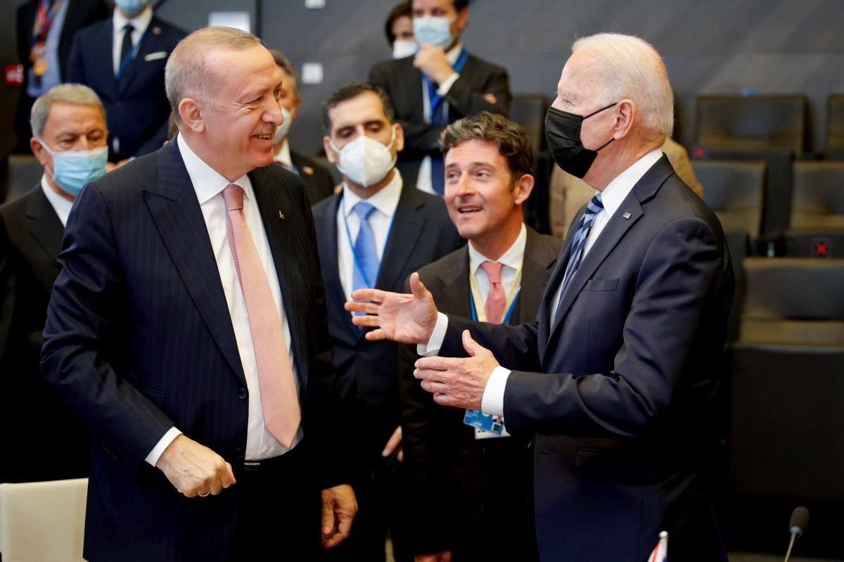 Cumhurbaşkanı Erdoğan ve Joe Biden'dan ayaküstü sohbet