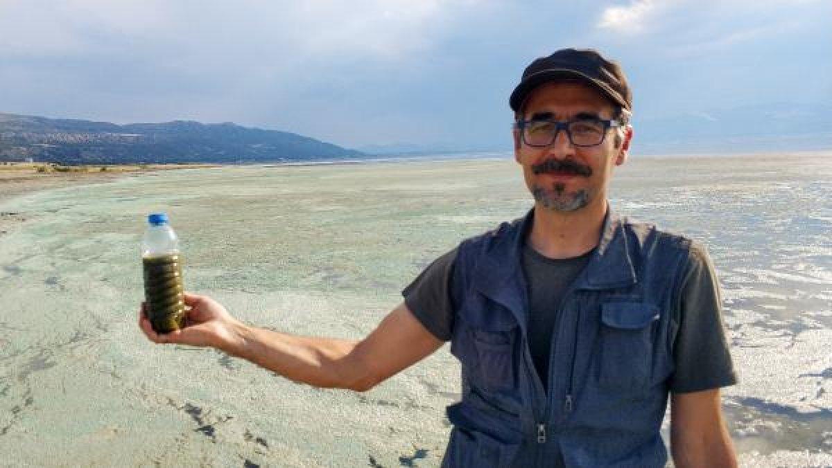 Burdur Gölü'nde suyun rengi değişti