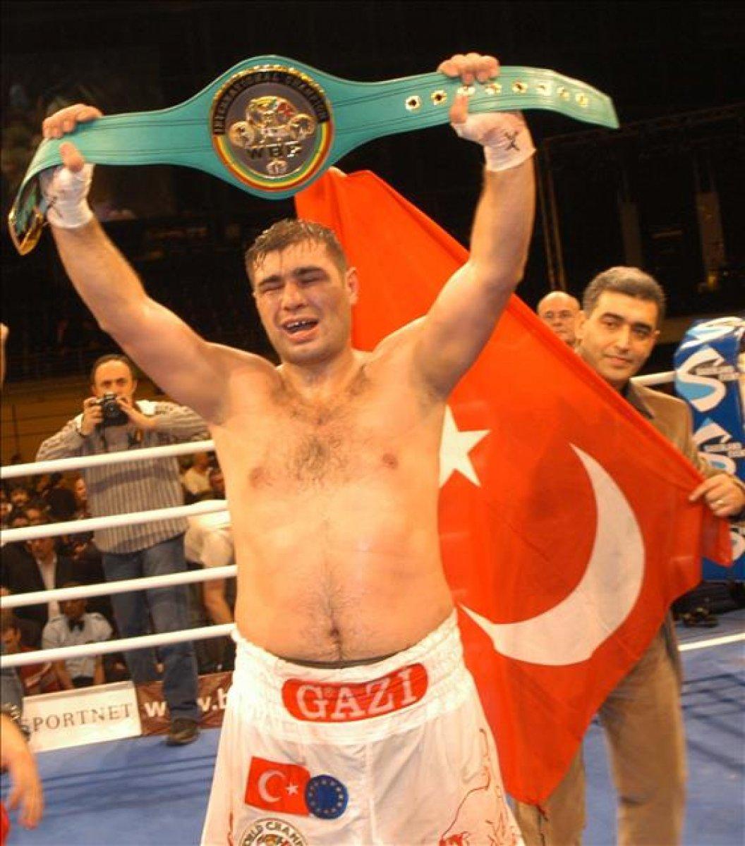 Türk boksunun unutulmayan ismi: Sinan Şamil Sam kimdir?