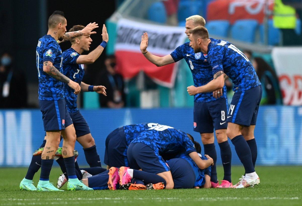 Slovakya, Polonya'yı 2 golle mağlup etti