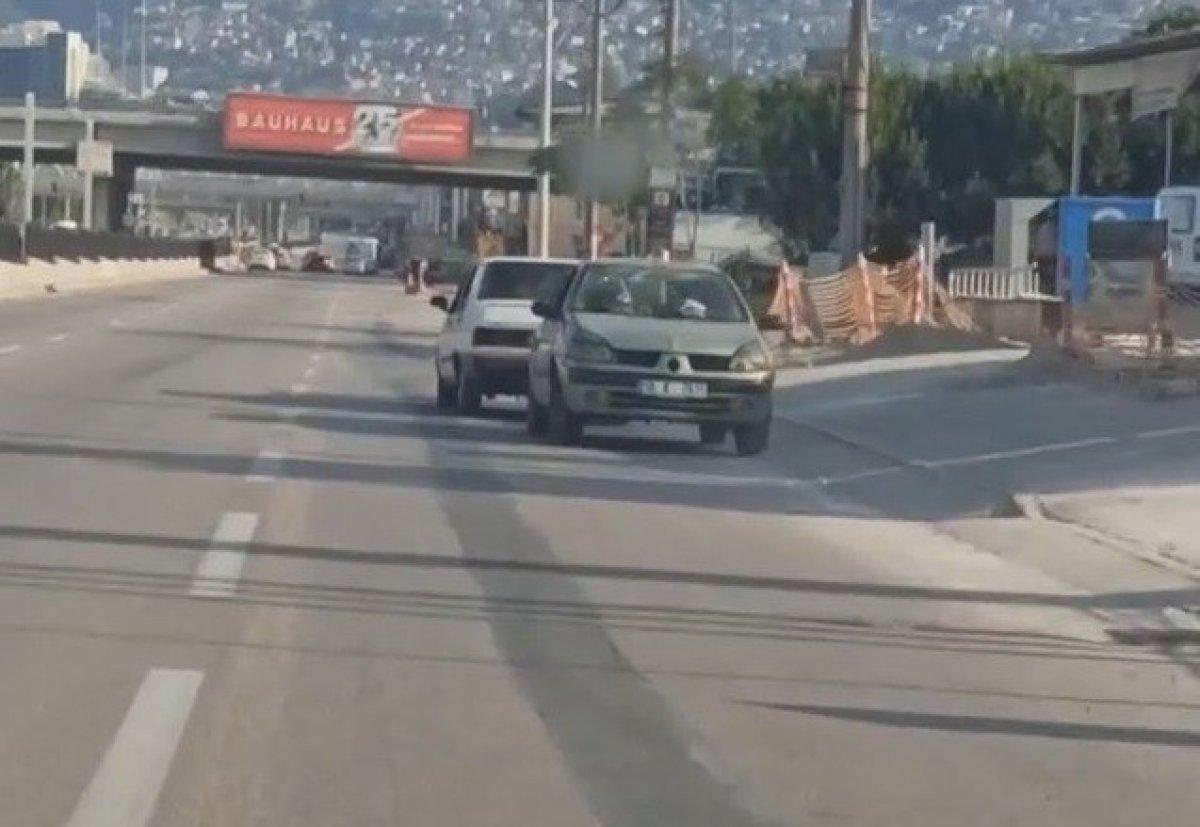 Bursa’da arızalanan otomobilin ters çekilme anları kamerada