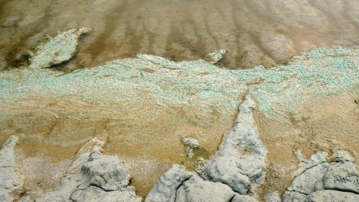 Burdur Gölü'nde suyun rengi değişti
