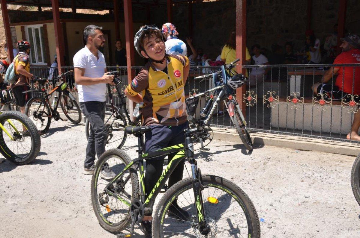 Şırnak terörden temizlendi, sporcular bisiklet sürdü