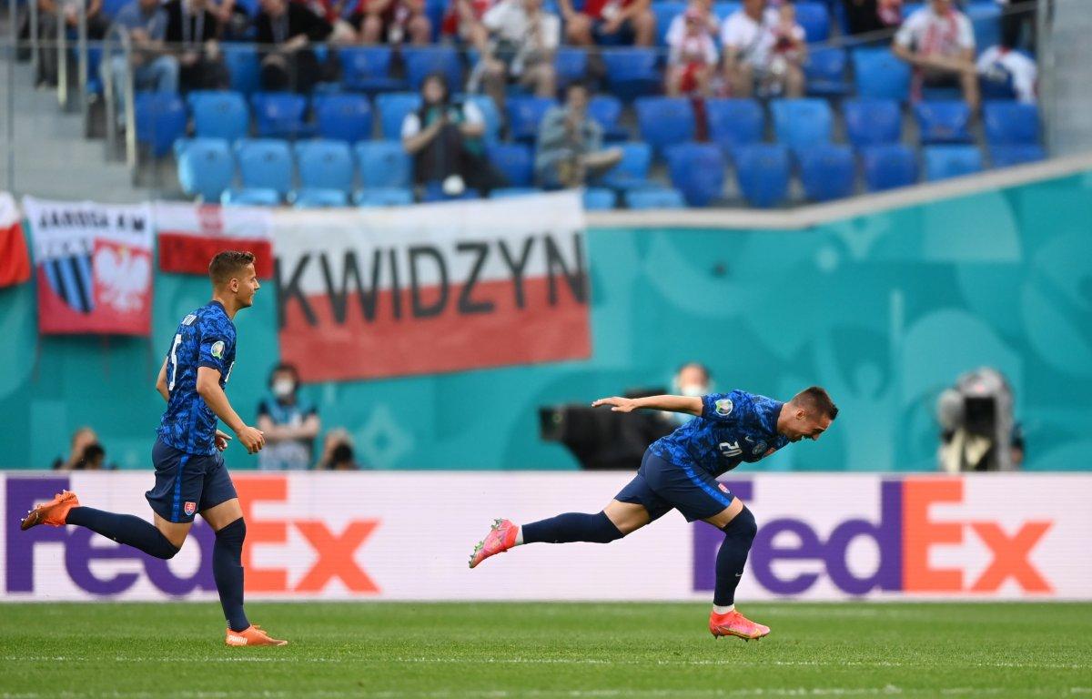 Slovakya, Polonya'yı 2 golle mağlup etti