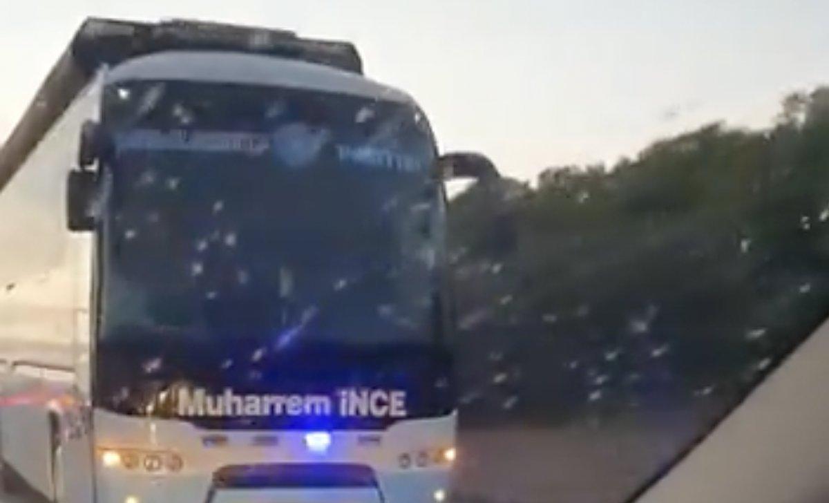 Memleket Partisi'nin seçim otobüsü arızalandı, yolda kaldı