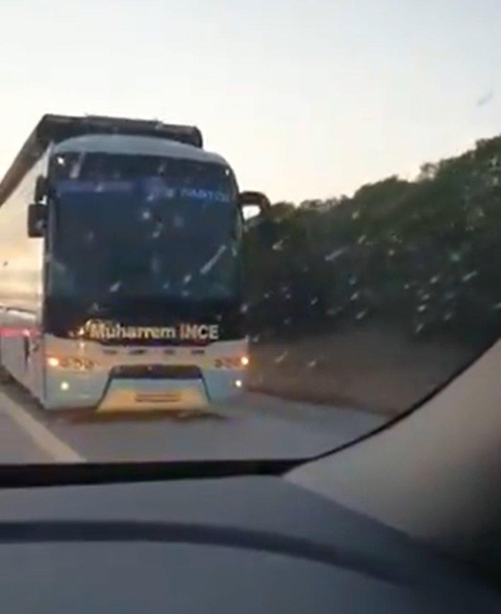 Memleket Partisi'nin seçim otobüsü arızalandı, yolda kaldı