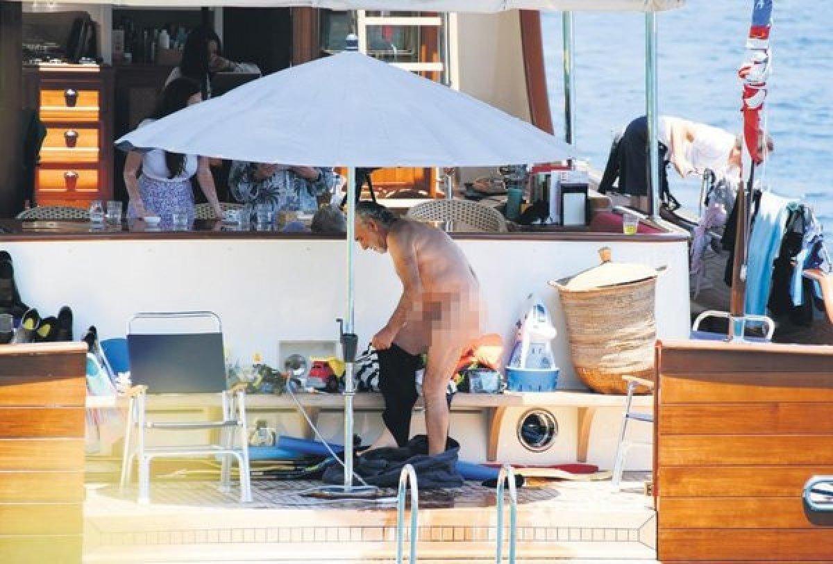 Sinan Çetin uluorta soyundu