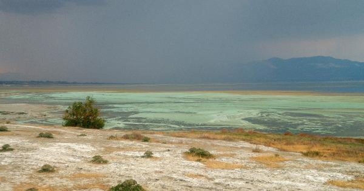 Burdur Gölü'nde suyun rengi değişti