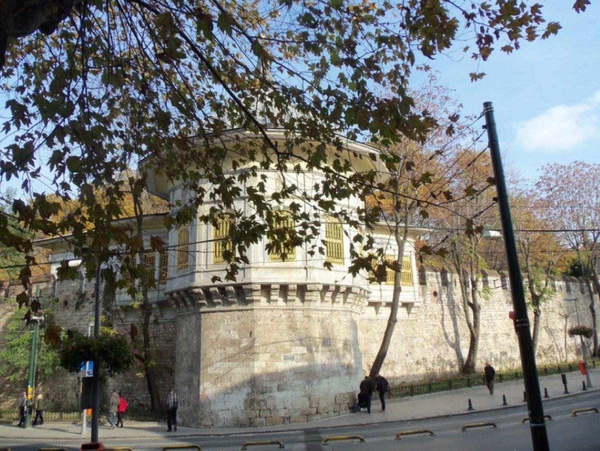 Ahmet Hamdi Tanpınar Edebiyat Müze Kütüphanesi