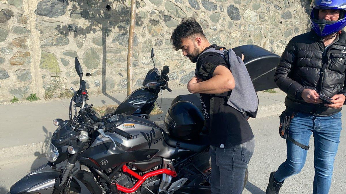 Kağıthane’de kız arkadaşıyla motosiklette yer değiştirdi