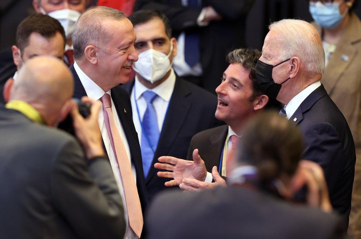 Cumhurbaşkanı Erdoğan ve Joe Biden'dan ayaküstü sohbet