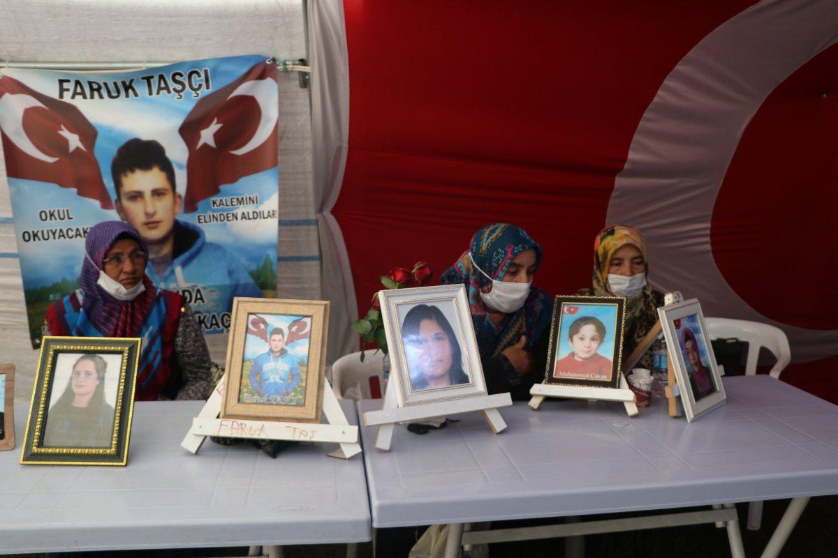 Evlat nöbetindeki baba: HDP’ye destek verenler ellerini vicdanlarına koysun