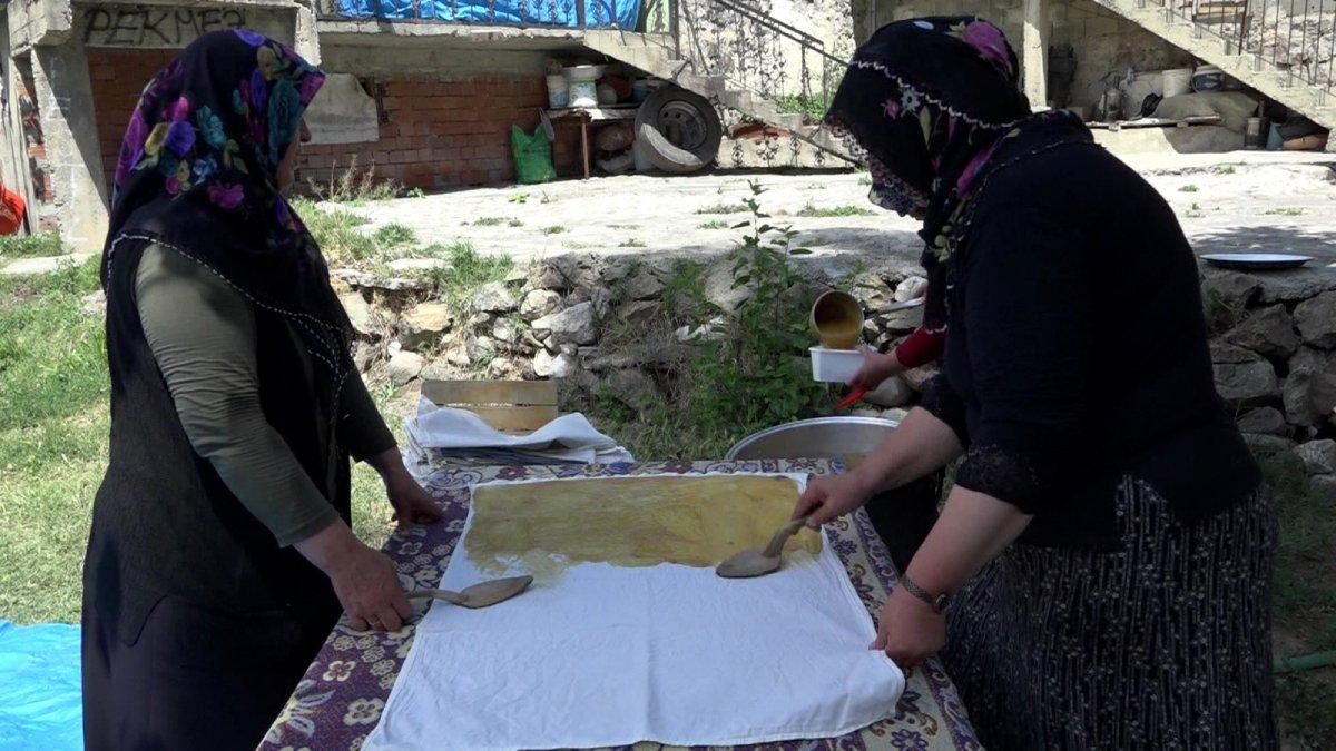 Artvinli kadınlar pestil ve köme için çalışmalara başladı