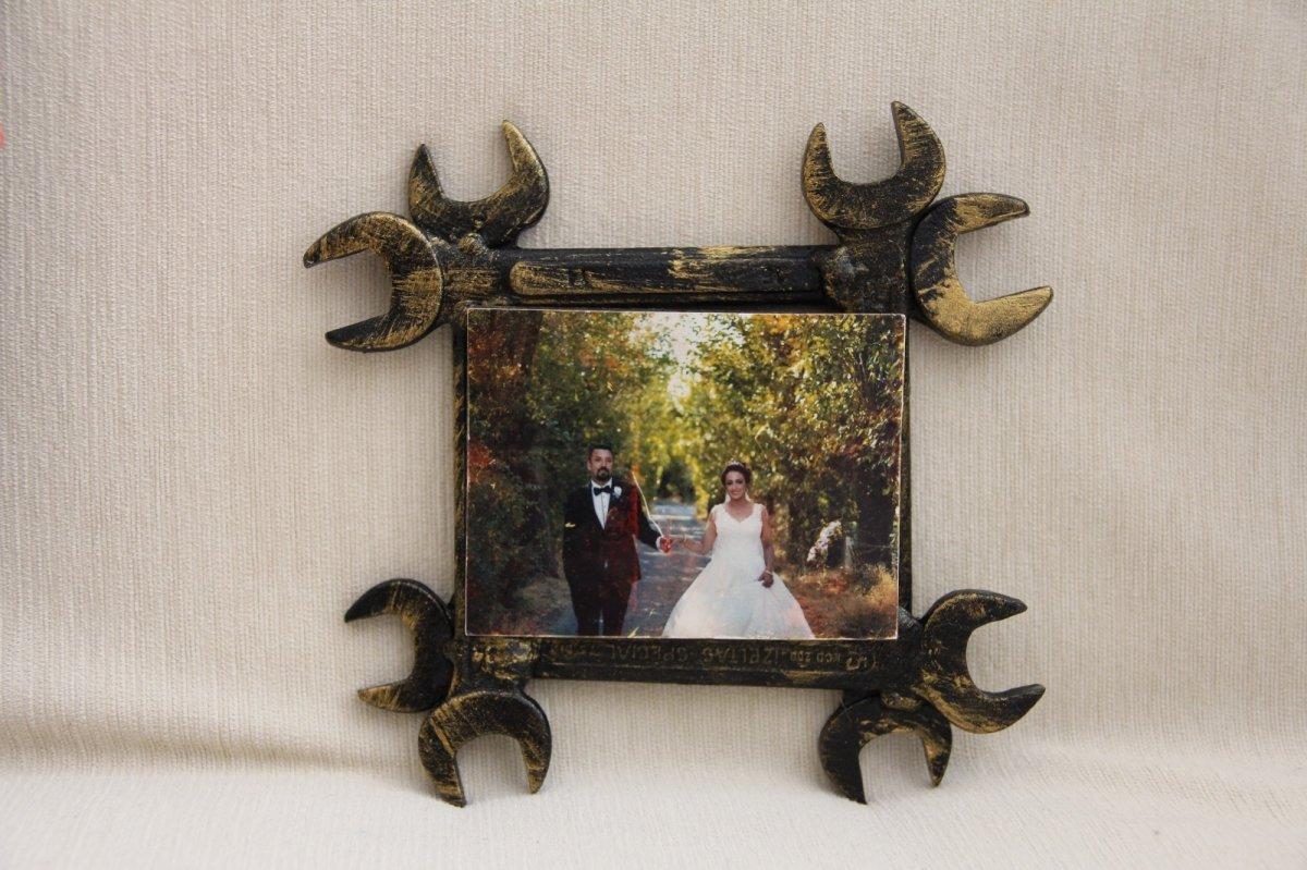 Mersin'de bulduğu tüm atıkları sanata dönüştürüyor