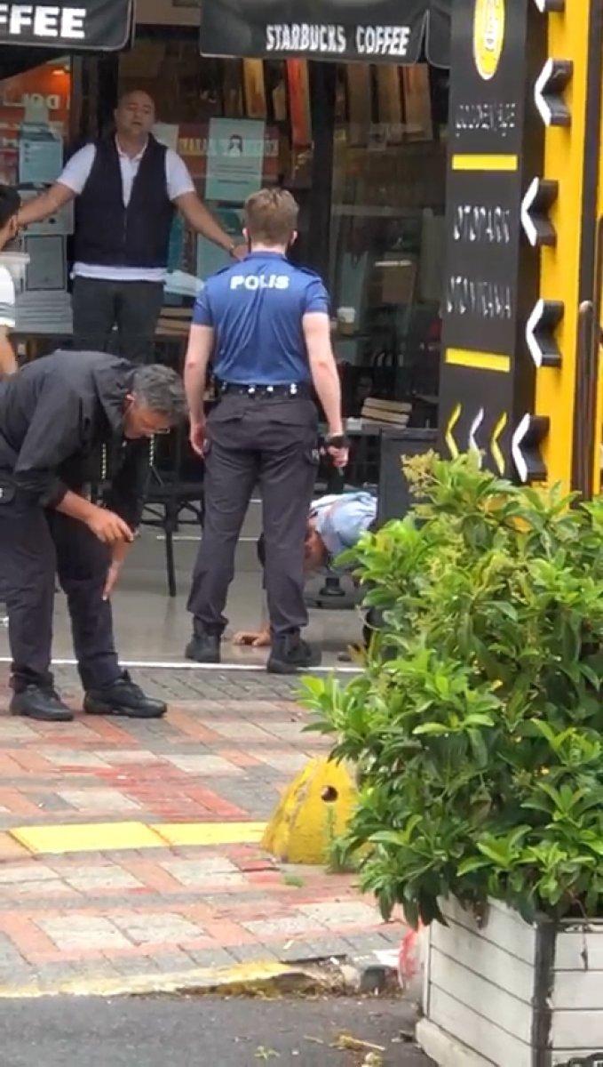 Bakırköy’de arbede: Biri polis, 2 yaralı