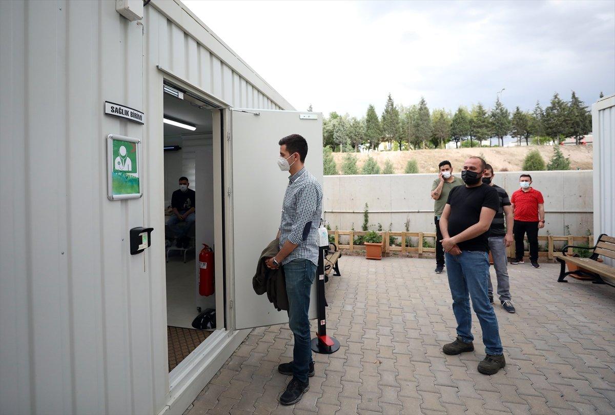 Ankara'da mobil sağlık ekipleri 'yerinde aşı' uygulamasını başlattı